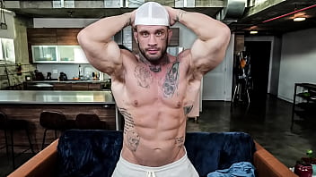 GUY SELECTOR - Cum Interact With Davin Strong, The Fuckable BodyBuilder